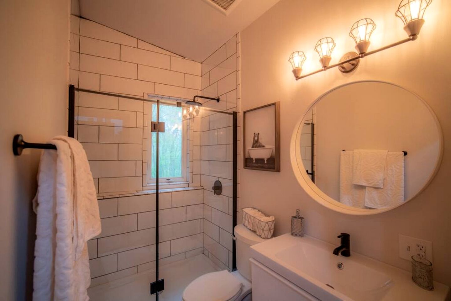 Spectacular Luxurious Tree House with Jacuzzi and Fire Pit in Texas