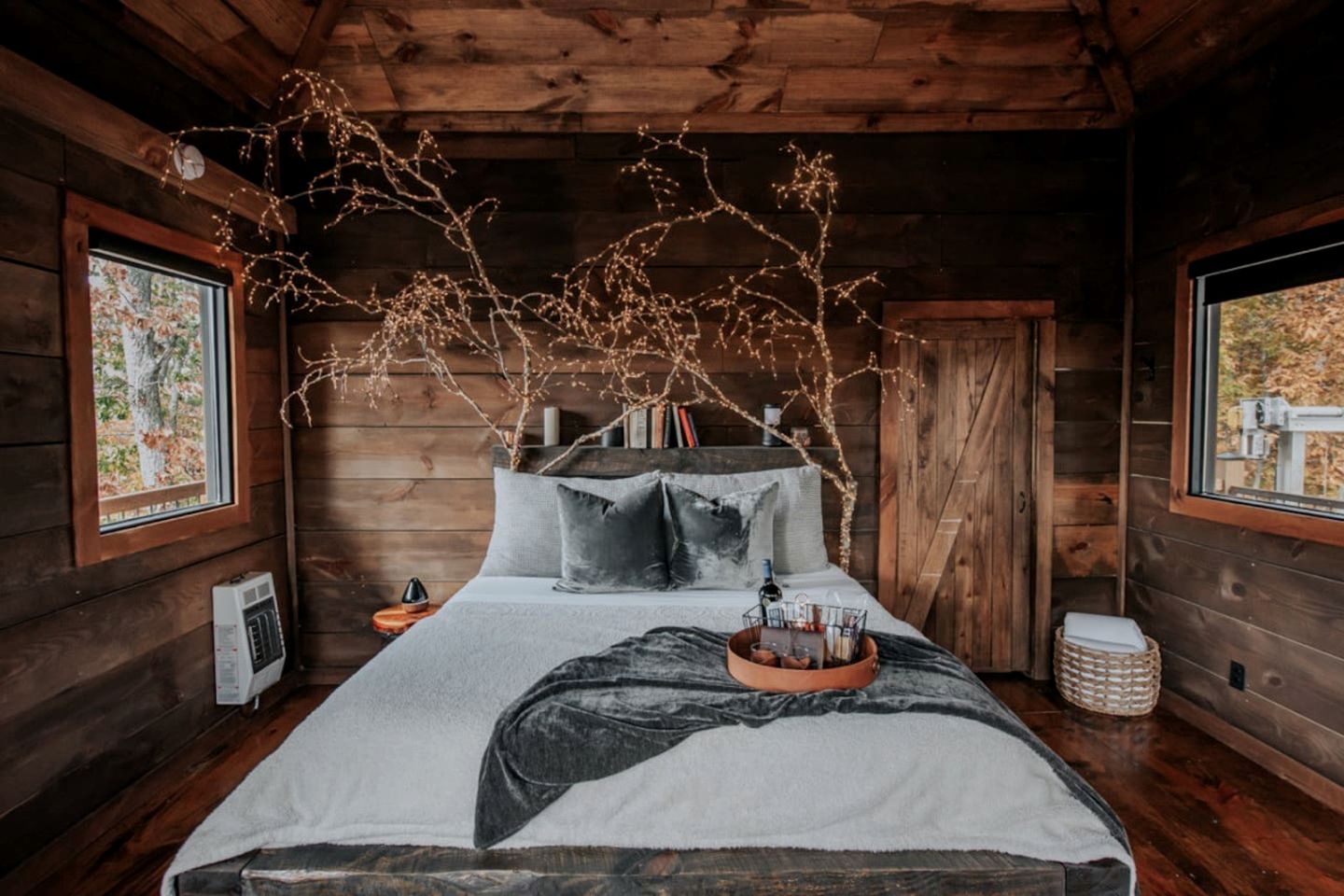 Epic Lookout Tree House Tower Overlooking the Breathtaking North Georgia Appalachian Mountains, Ringgold