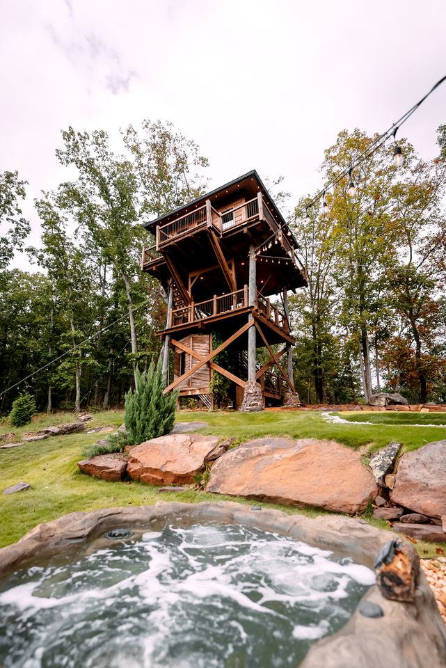 Epic Lookout Tree House Tower Overlooking the Breathtaking North Georgia Appalachian Mountains, Ringgold
