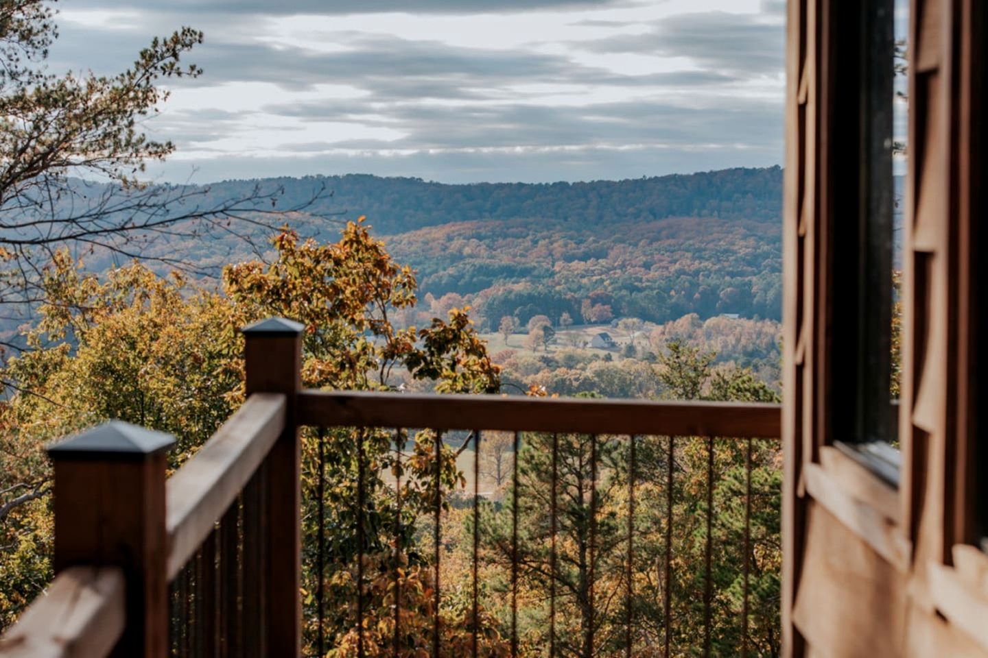 Epic Lookout Tree House Tower Overlooking the Breathtaking North Georgia Appalachian Mountains, Ringgold