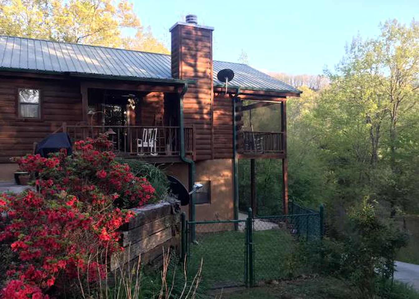 Cozy Log Cabin Getaway in the Woodlands near the Appalachian Trail in Georgia