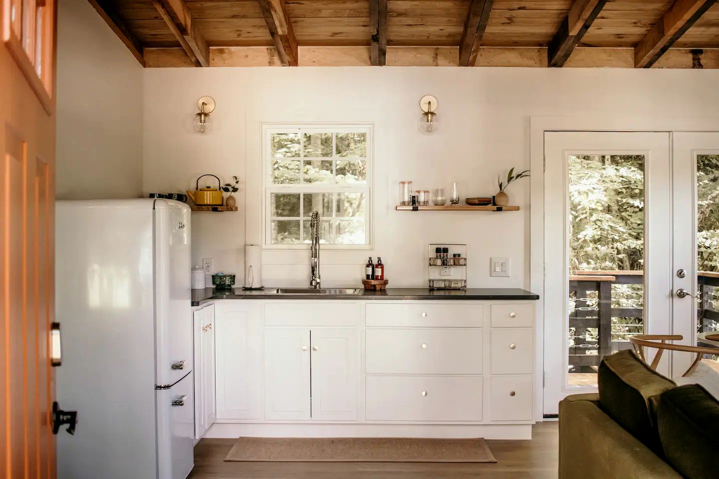 Stunning Tree House Perfect for Couples in Erwin, Tennesse