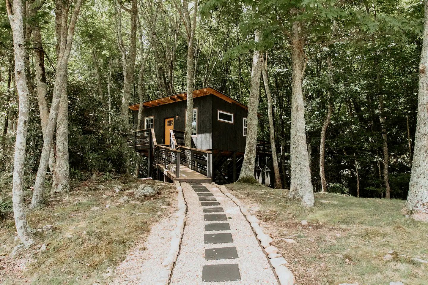 Stunning Tree House Perfect for Couples in Erwin, Tennesse