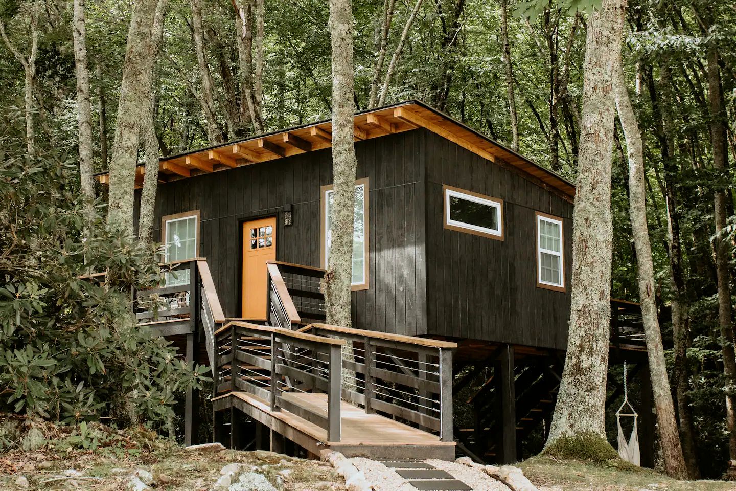 Stunning Tree House Perfect for Couples in Erwin, Tennesse