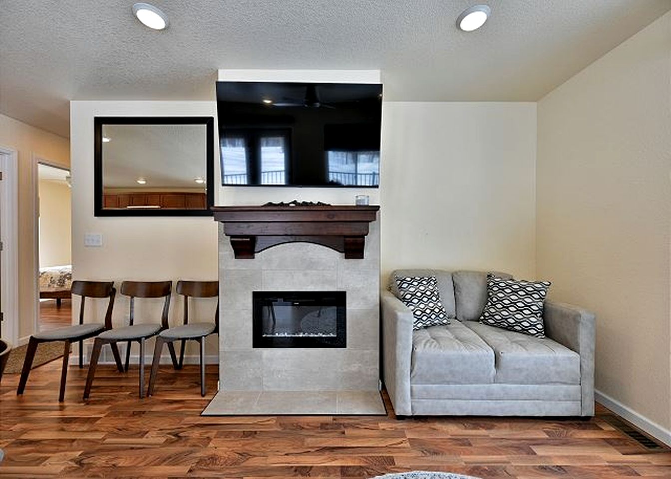 Duplex Rental with Lake Views Great for Groups in Wisconsin