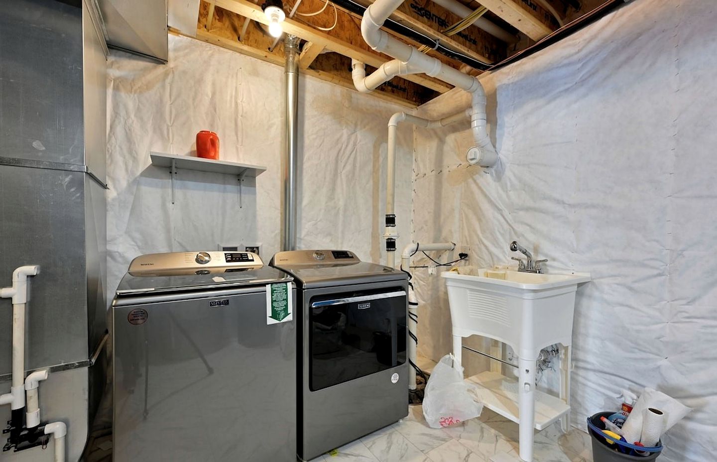 Duplex Rental with Lake Views Great for Groups in Wisconsin