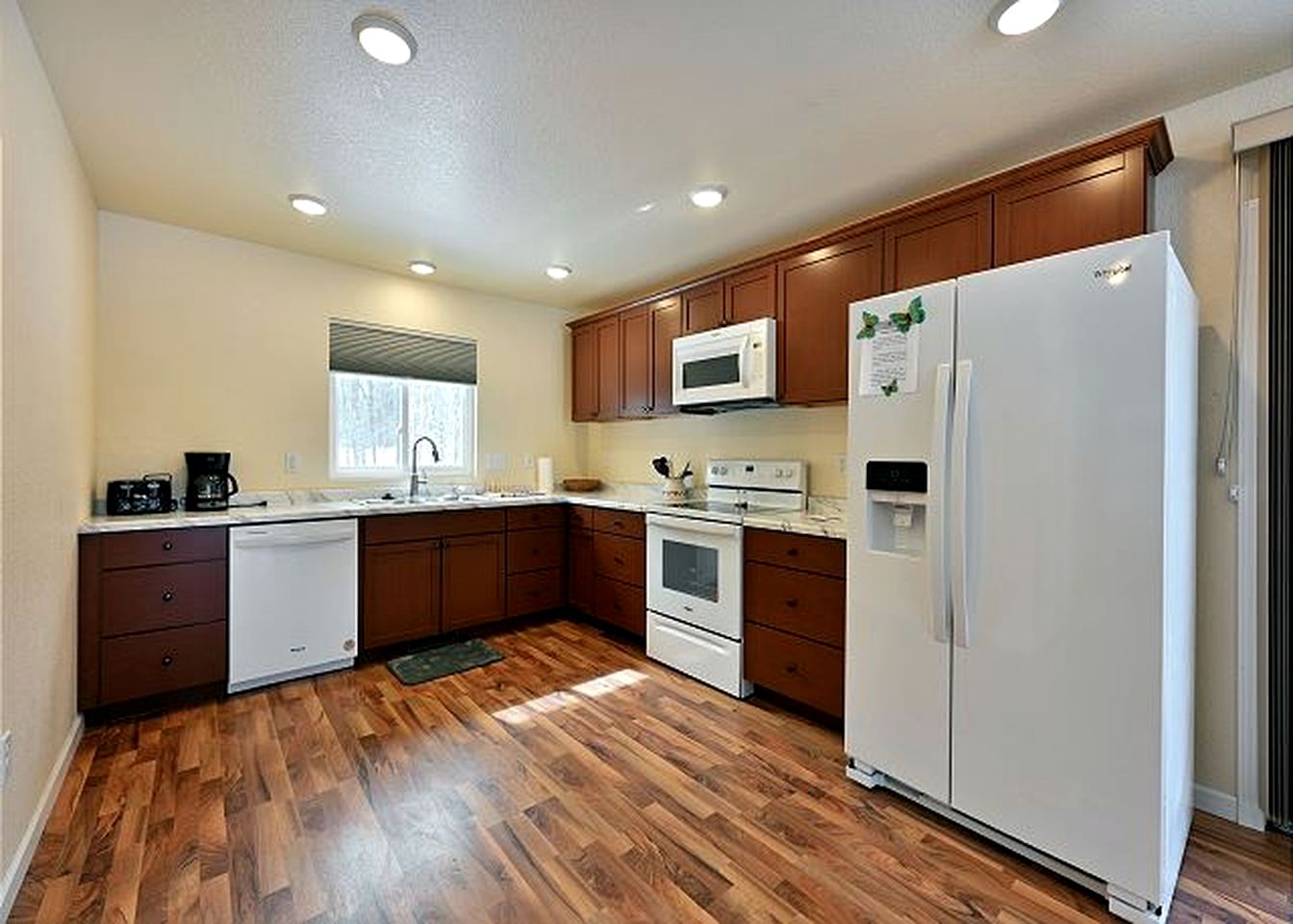 Duplex Rental with Lake Views Great for Groups in Wisconsin