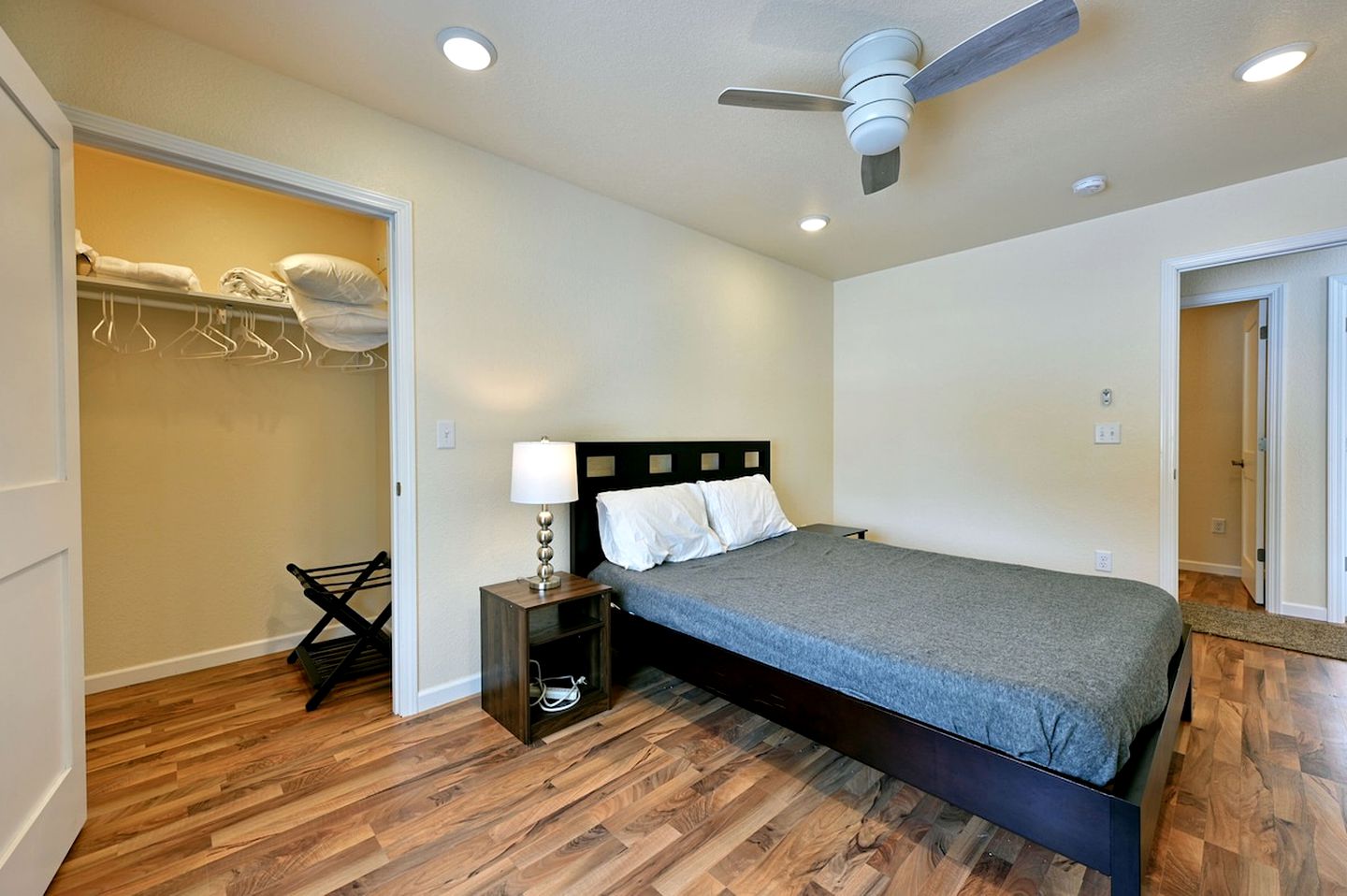 Duplex Rental with Lake Views Great for Groups in Wisconsin