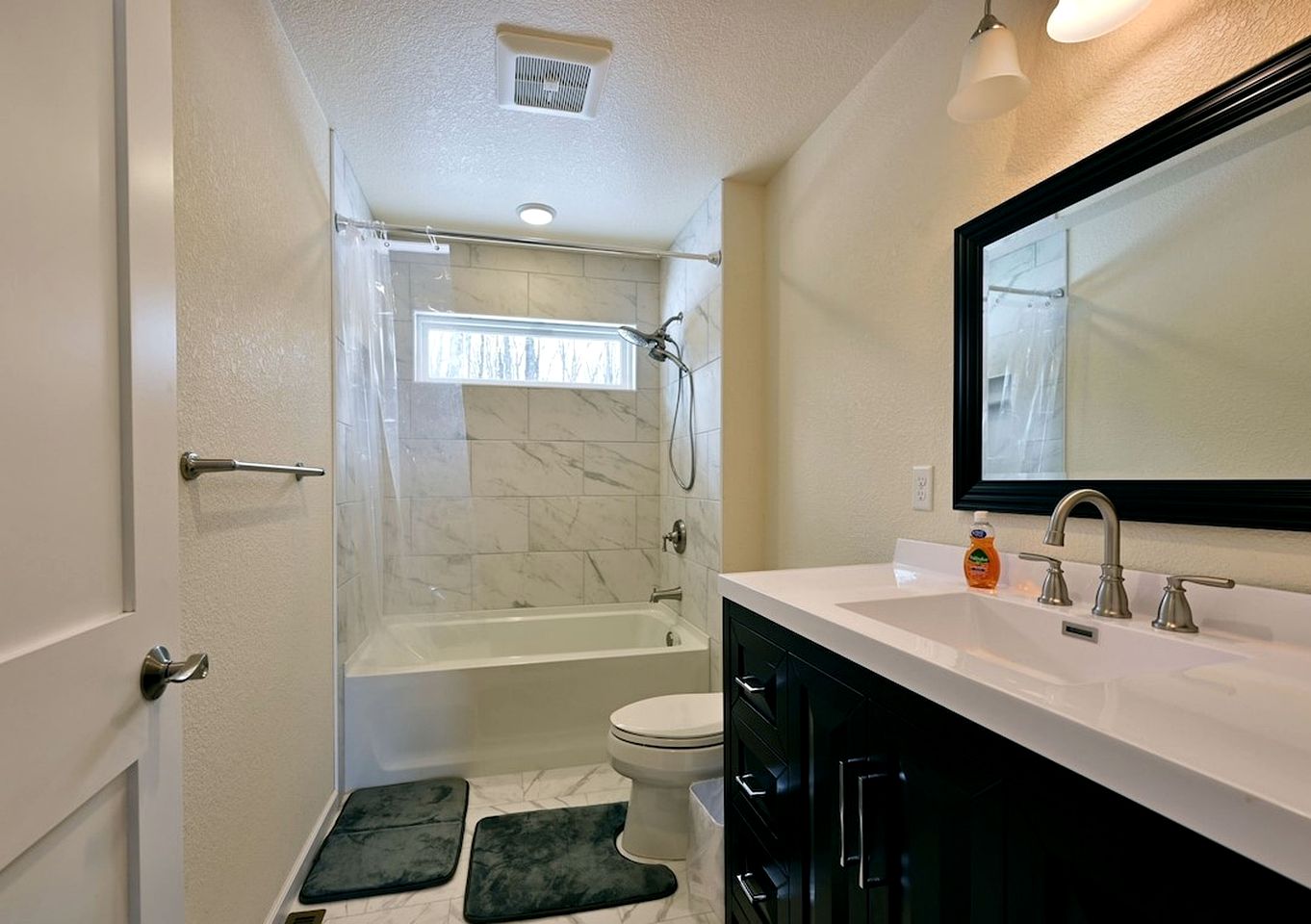 Duplex Rental with Lake Views Great for Groups in Wisconsin