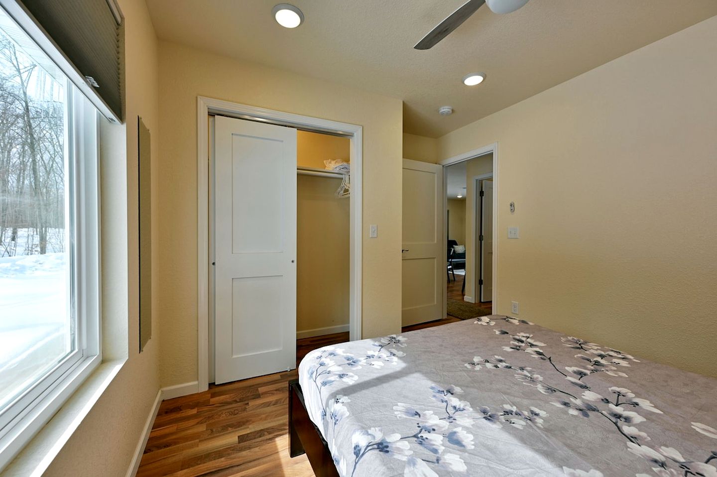 Duplex Rental with Lake Views Great for Groups in Wisconsin