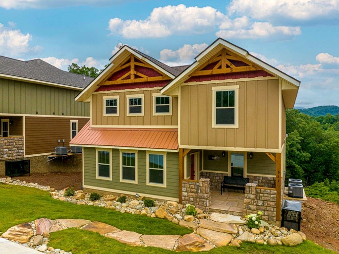Gatlinburg Getaway with Indoor Pool and Games Room for Unforgettable Vacations in Tennessee