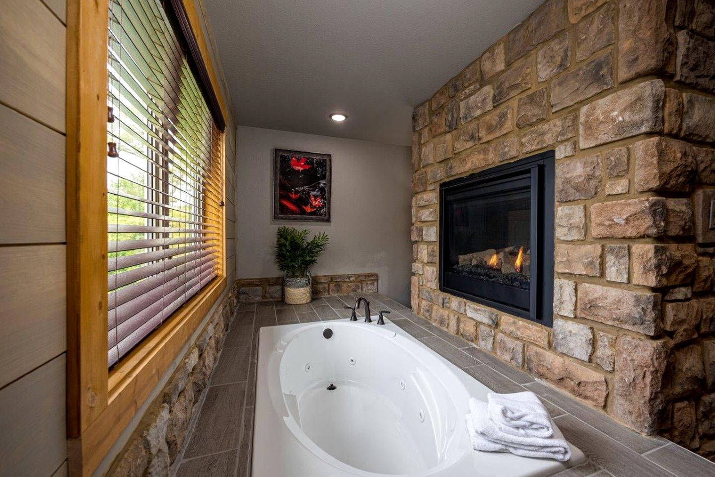 Gatlinburg Getaway with Indoor Pool and Games Room for Unforgettable Vacations in Tennessee