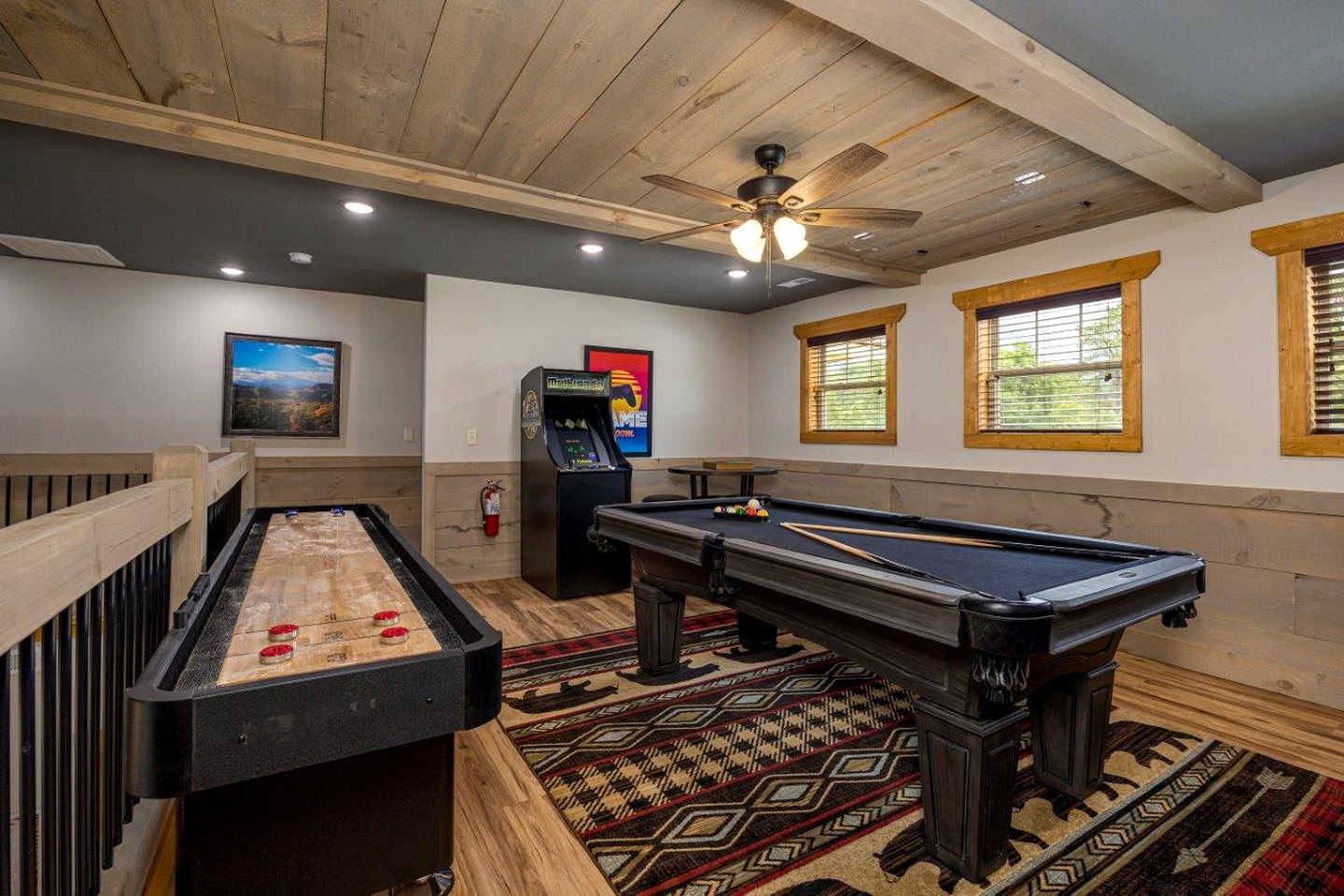 Gatlinburg Getaway with Indoor Pool and Games Room for Unforgettable Vacations in Tennessee