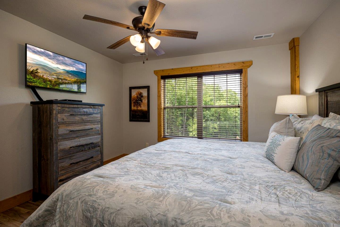 Gatlinburg Getaway with Indoor Pool and Games Room for Unforgettable Vacations in Tennessee