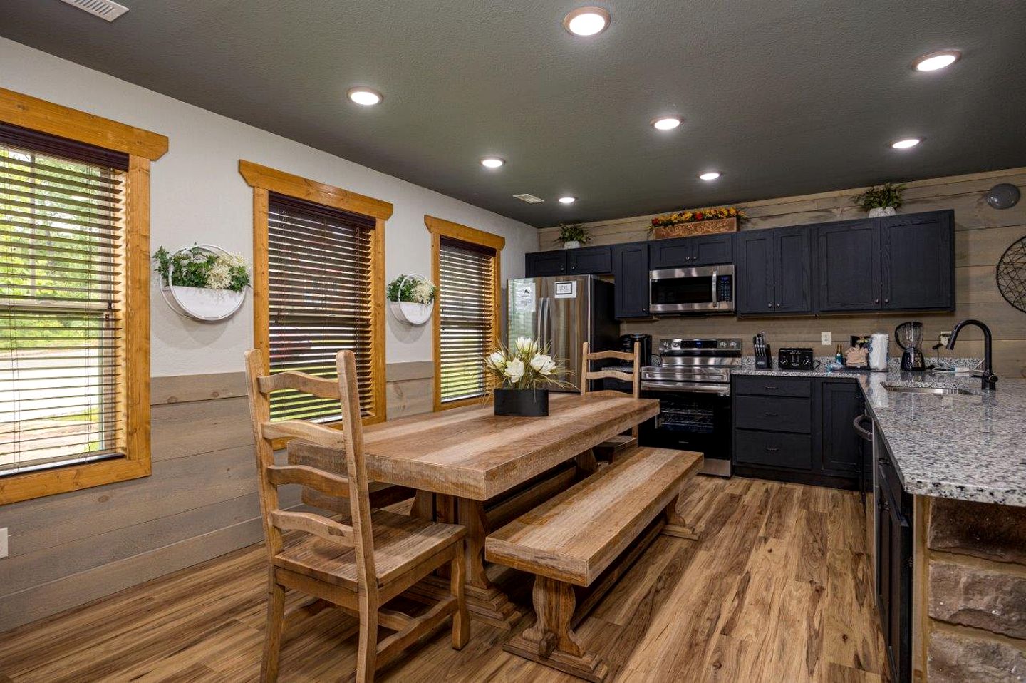 Gatlinburg Getaway with Indoor Pool and Games Room for Unforgettable Vacations in Tennessee