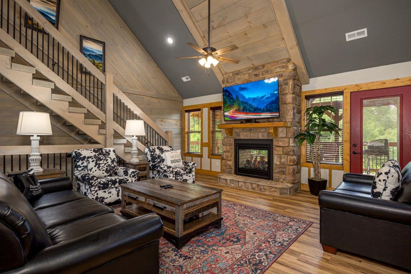 Gatlinburg Getaway with Indoor Pool and Games Room for Unforgettable Vacations in Tennessee