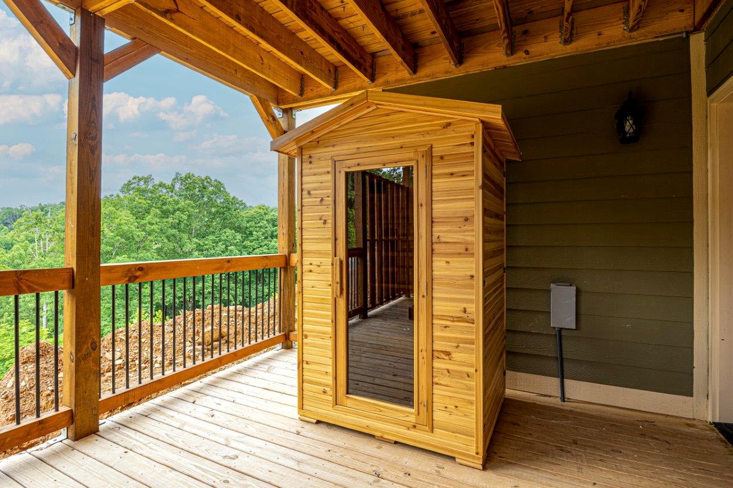 Gatlinburg Getaway with Indoor Pool and Games Room for Unforgettable Vacations in Tennessee