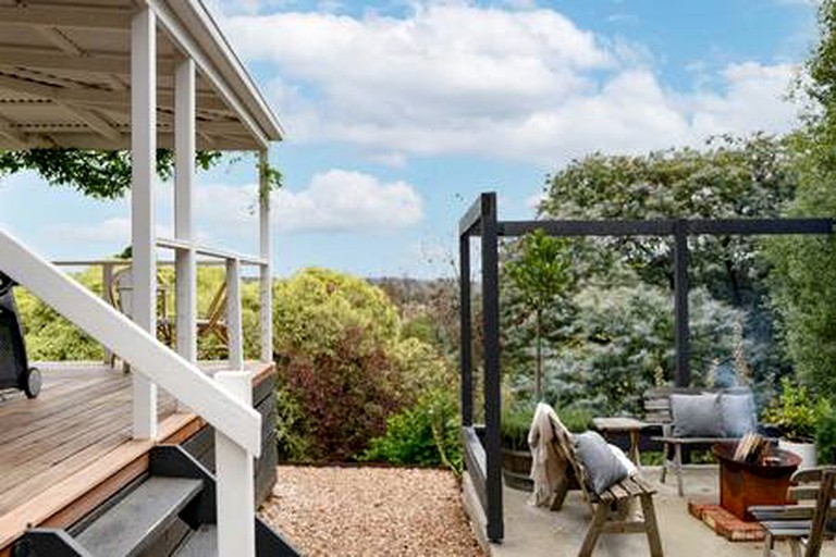 Cabins (Australia, Daylesford, Victoria)