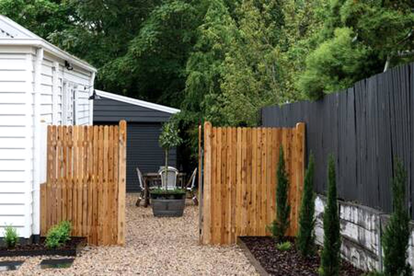 Incredible Cabin with Fire Pit and Barbecue in Daylesford, Victoria