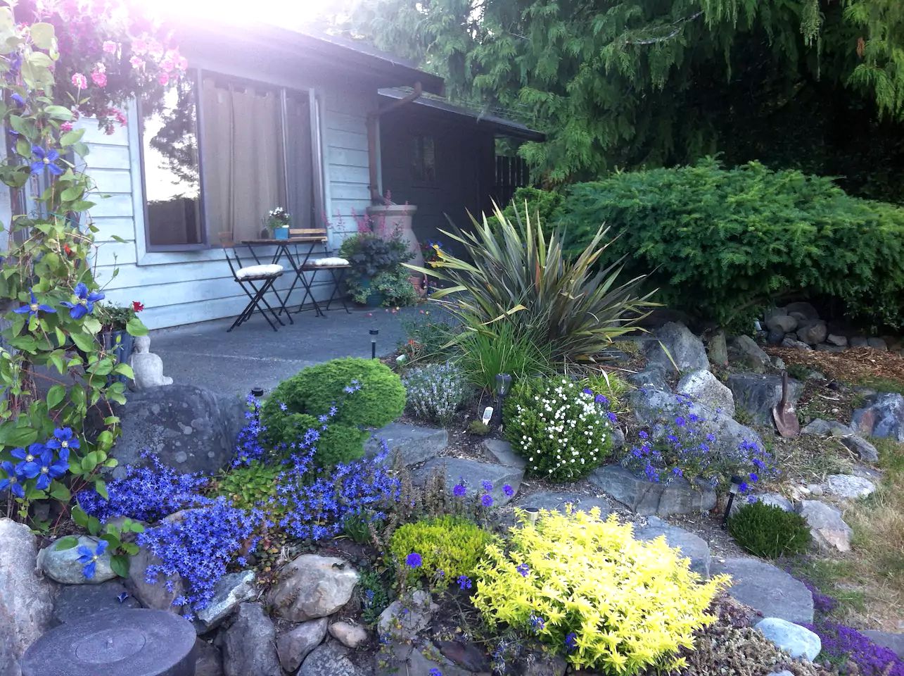 Lovely Vacation Rental for a Romantic Getaway on Salt Spring Island, British Columbia