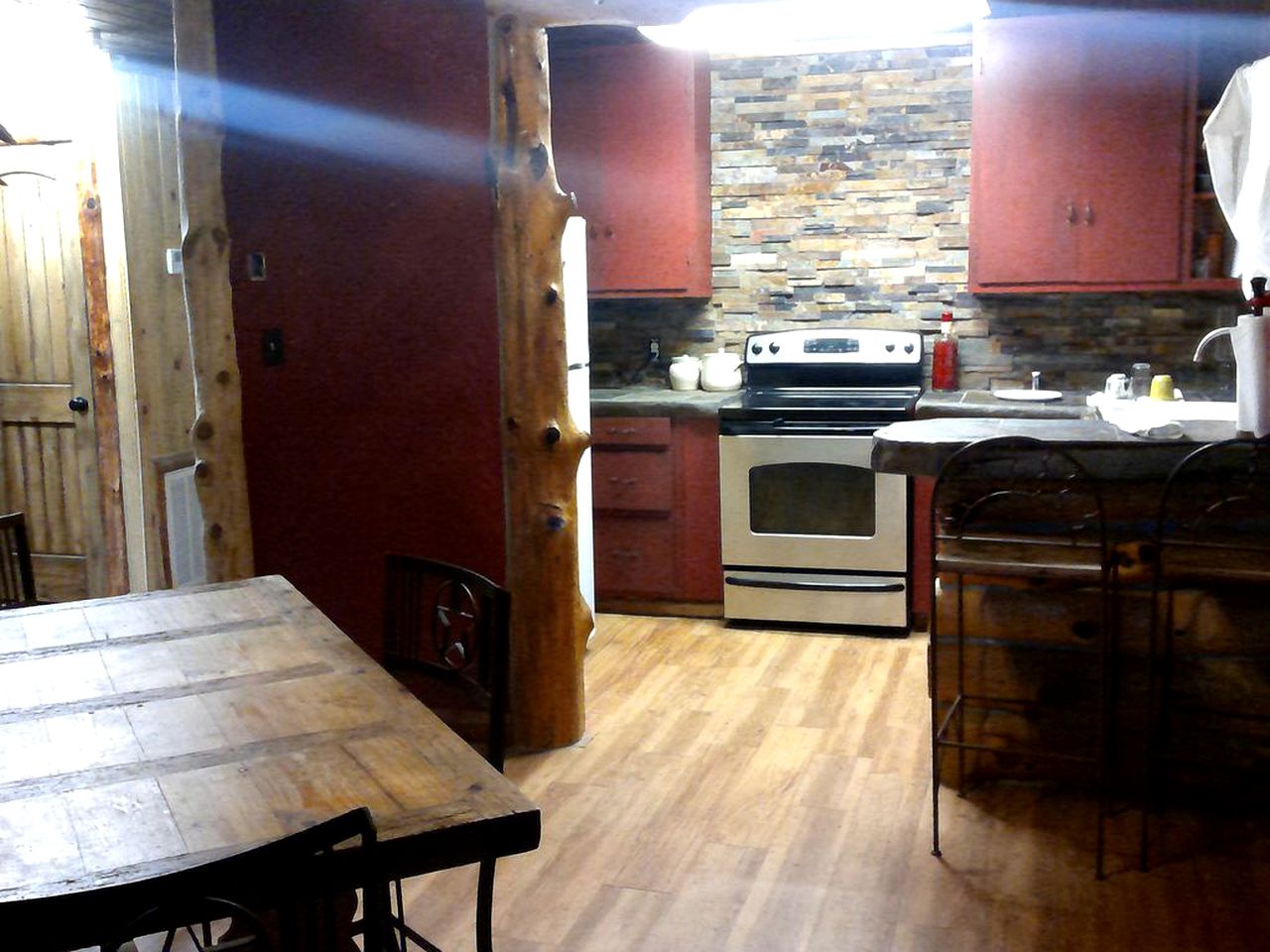 Rustic Two-Bedroom Cabin Rentals with Modern Amenities in St. Joe, Arkansas