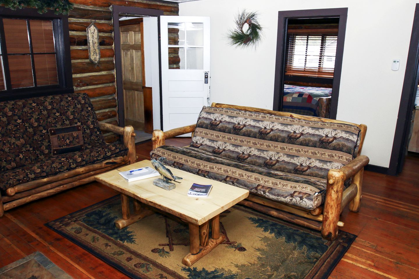 Rustic Pet-Friendly Cabin with Hot Tub near Rocky Mountain National Park in Estes Park, Colorado