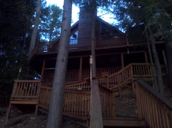 Cabins (Chestertown, New York, United States)