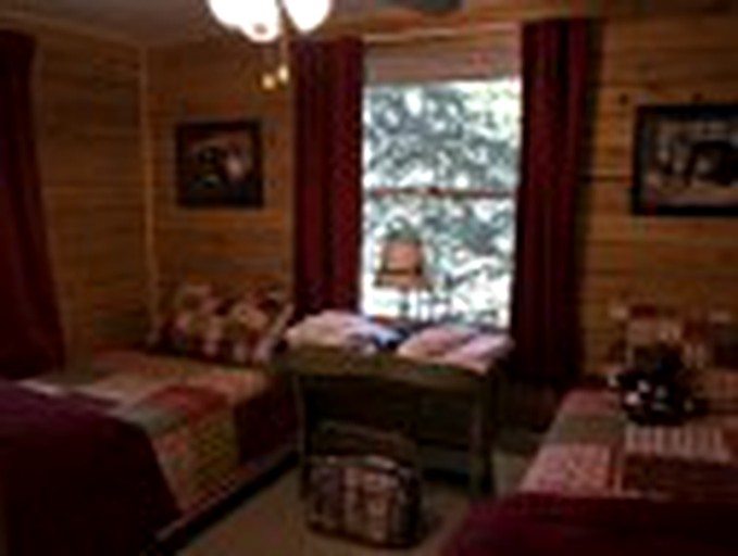 Cabins (Chestertown, New York, United States)