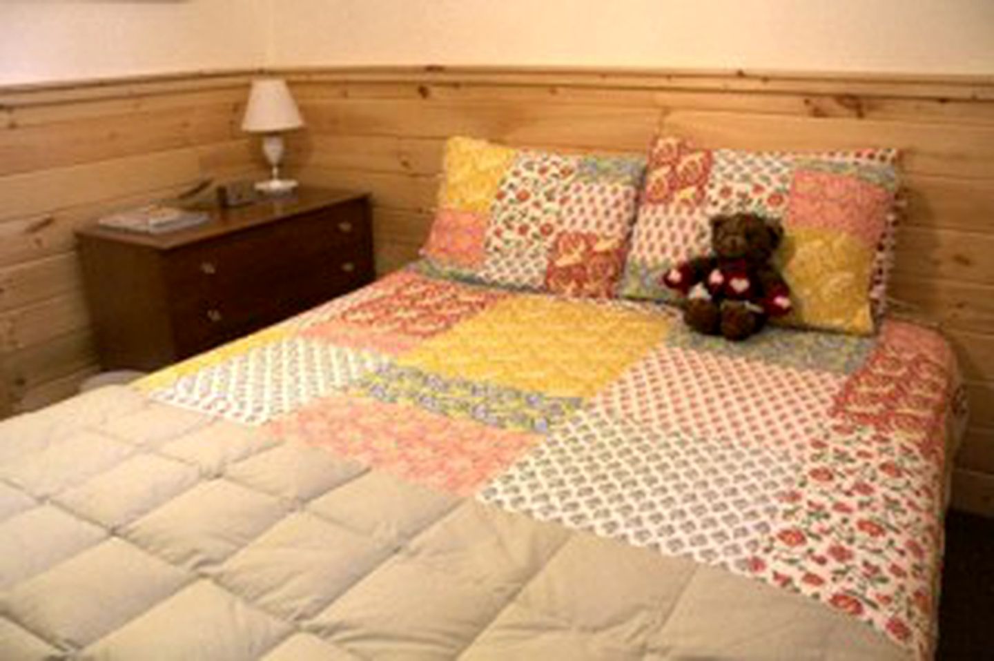 Lakeside Vacation Cabin for Families and Groups near Gore Mountain, New York