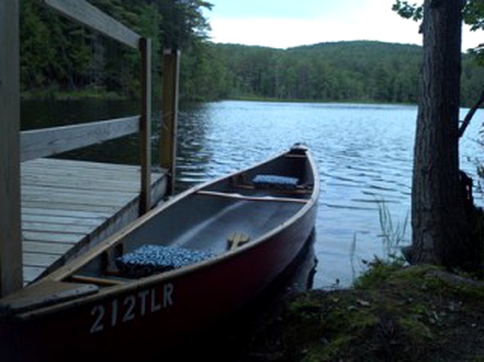 Cabins (Chestertown, New York, United States)
