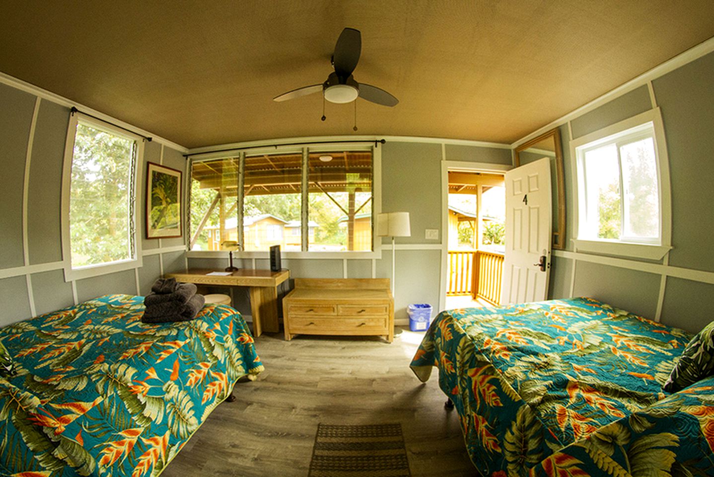 Eco-Friendly Cabin on a Permaculture Farm near Volcano, Hawaii