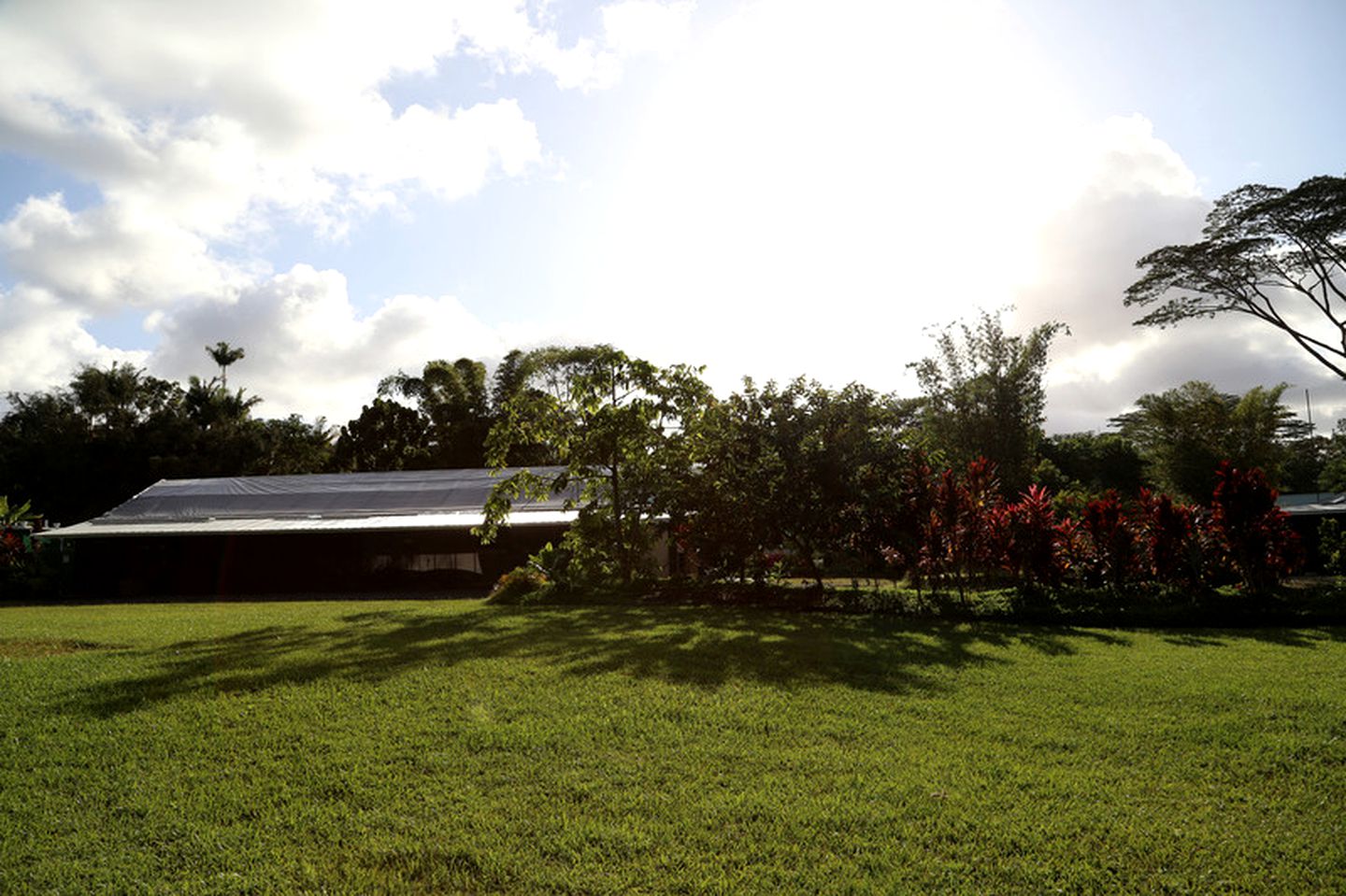 Eco-Friendly Cabin for a Romantic Getaway near Volcano, Hawaii