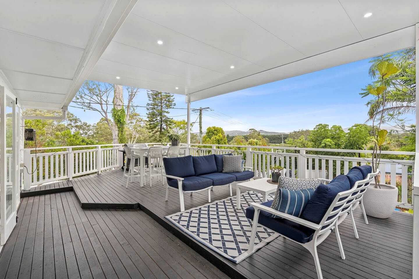 Luxury Resort-Style Retreat with Pool & Spa near Surfers Paradise in Ashmore, Queensland