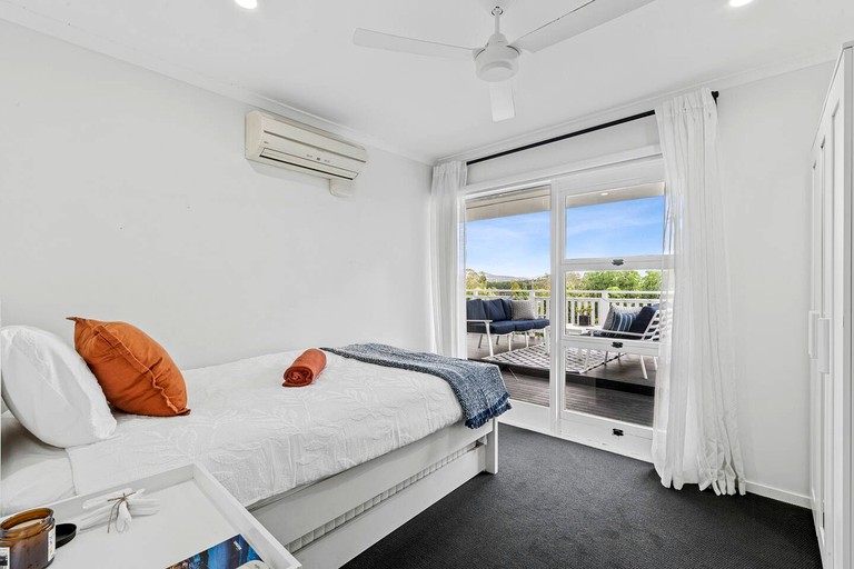 Vacation Rentals (Australia, Ashmore, Queensland)