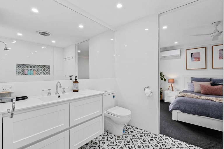 Vacation Rentals (Australia, Ashmore, Queensland)