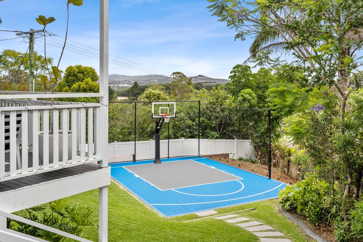 Luxury Resort-Style Retreat with Pool & Spa near Surfers Paradise in Ashmore, Queensland