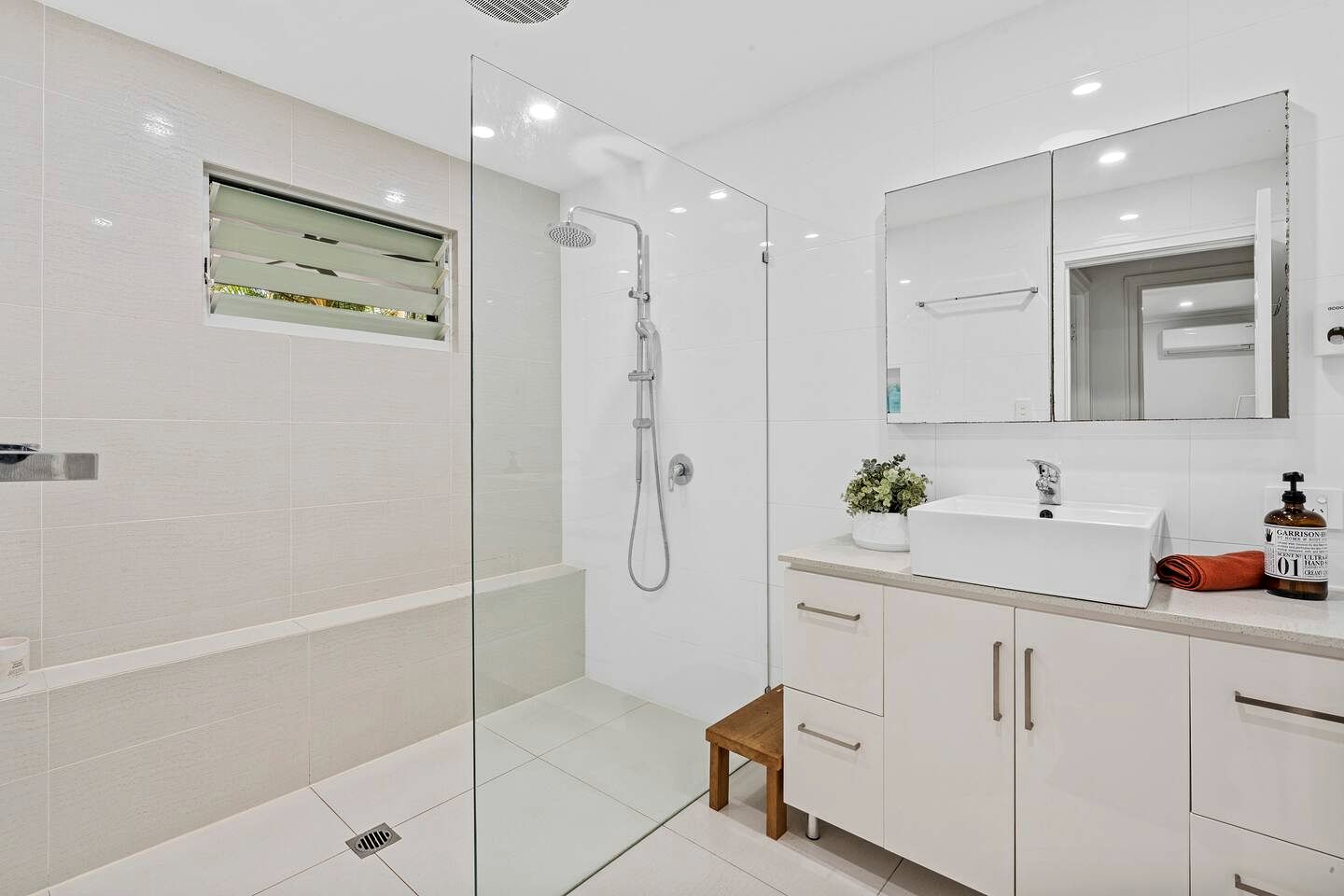 Luxury Resort-Style Retreat with Pool & Spa near Surfers Paradise in Ashmore, Queensland