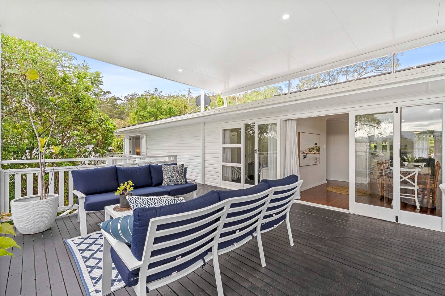 Luxury Resort-Style Retreat with Pool & Spa near Surfers Paradise in Ashmore, Queensland