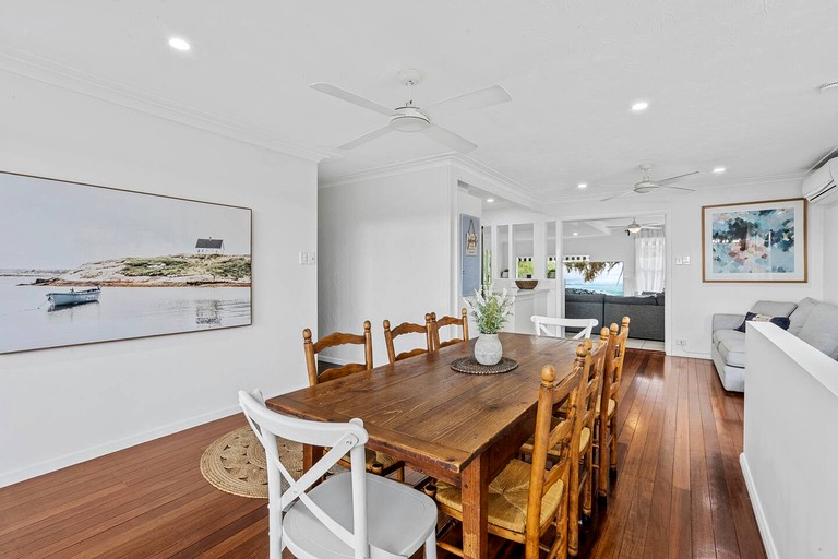 Vacation Rentals (Australia, Ashmore, Queensland)