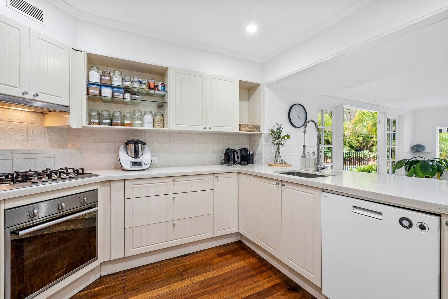 Luxury Resort-Style Retreat with Pool & Spa near Surfers Paradise in Ashmore, Queensland