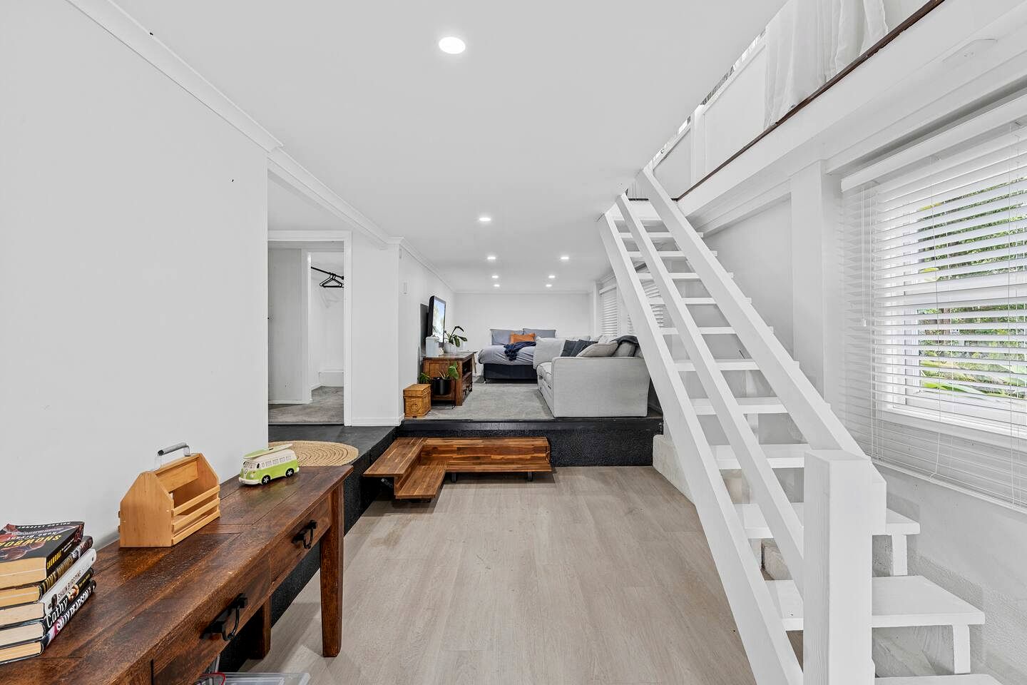 Luxury Resort-Style Retreat with Pool & Spa near Surfers Paradise in Ashmore, Queensland