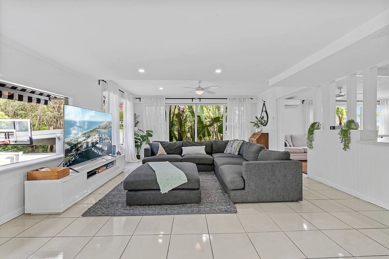 Vacation Rentals (Australia, Ashmore, Queensland)