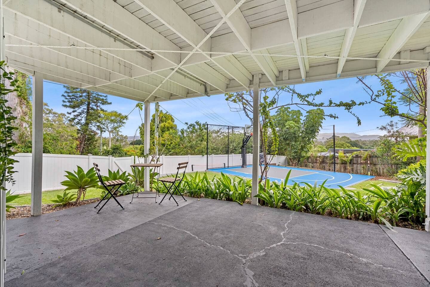 Luxury Resort-Style Retreat with Pool & Spa near Surfers Paradise in Ashmore, Queensland