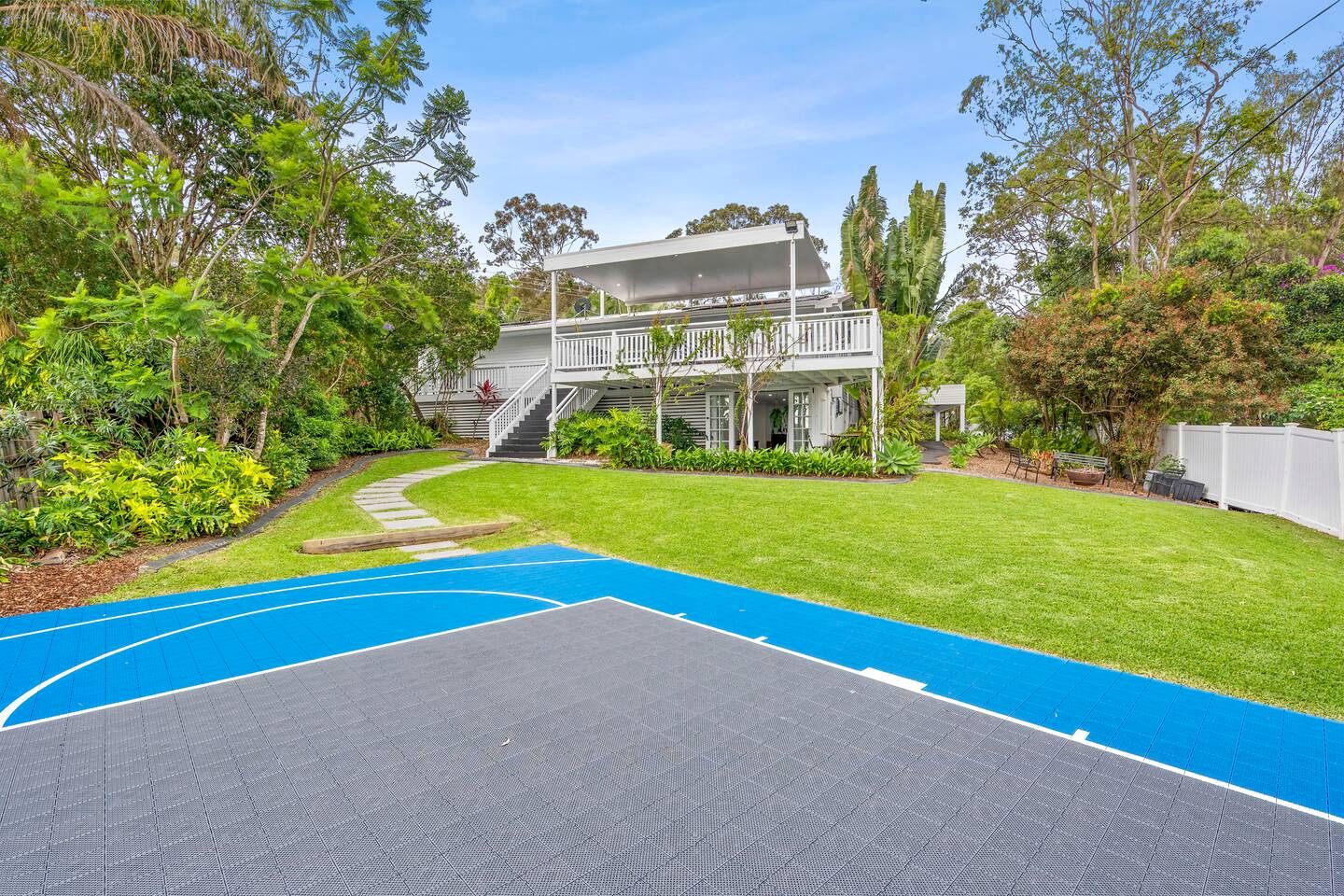 Luxury Resort-Style Retreat with Pool & Spa near Surfers Paradise in Ashmore, Queensland