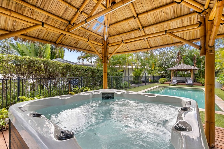 Vacation Rentals (Australia, Ashmore, Queensland)