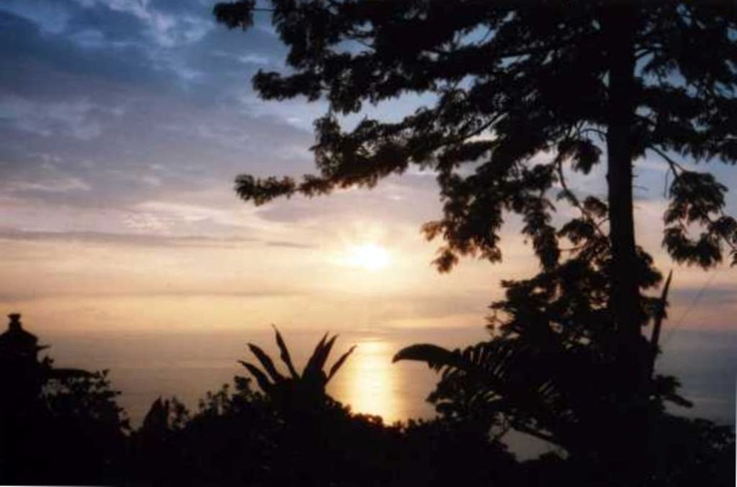 Gorgeous Vacation Cottage with Stunning Ocean Views in Captain Cook, Hawaii