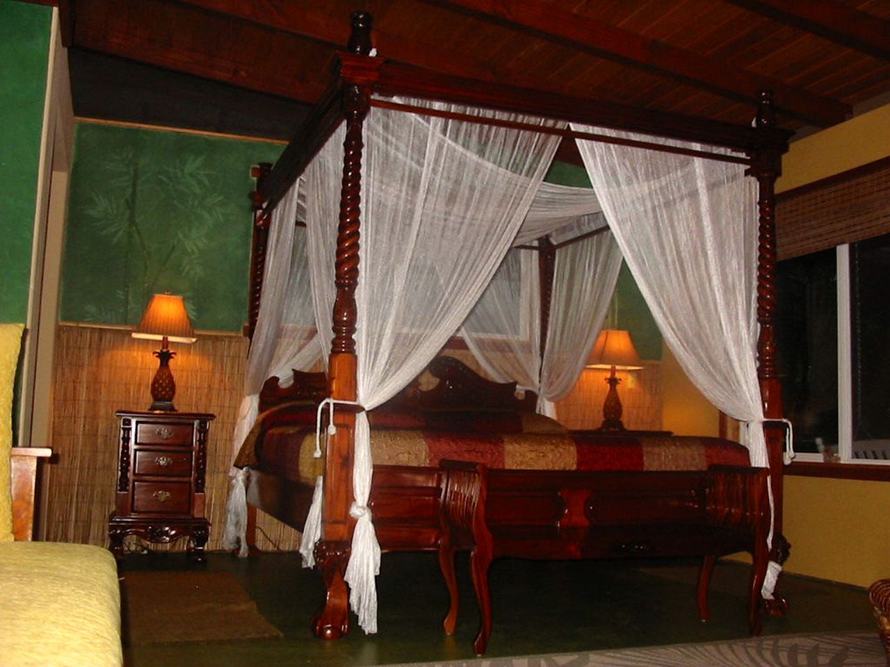 Gorgeous Vacation Cottage with Stunning Ocean Views in Captain Cook, Hawaii