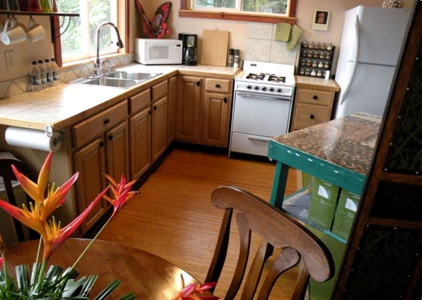 Gorgeous Vacation Cottage with Stunning Ocean Views in Captain Cook, Hawaii