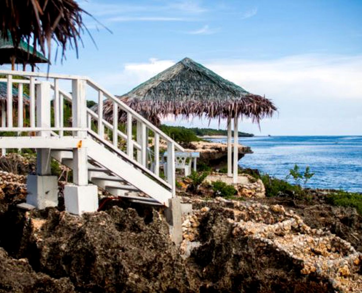 Tropical Cottage with Ocean Views in Siquijor, Philippines