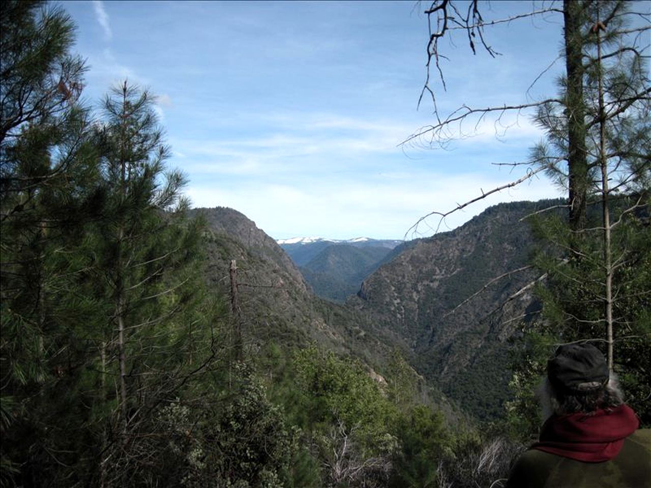 Country Cabin with Spa Hot Tub and Private Deck near Rollins Lake in California